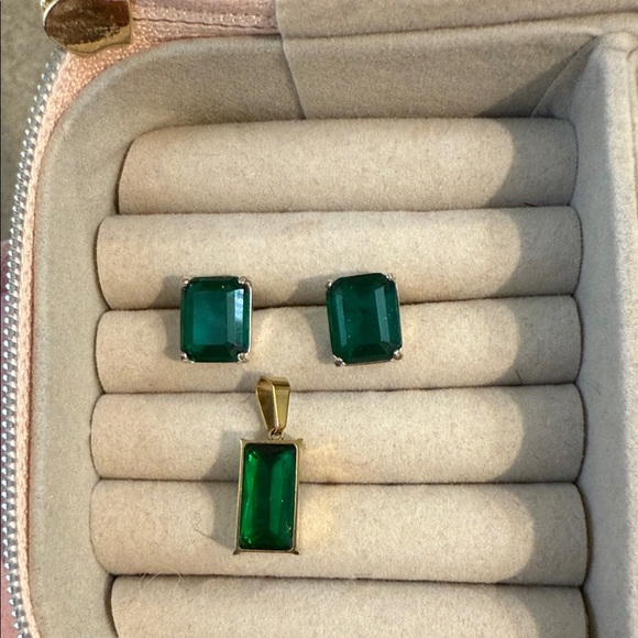 Emerald Green Ralph Lauren  Earrings and free unbranded pendant - Picture 1 of 5